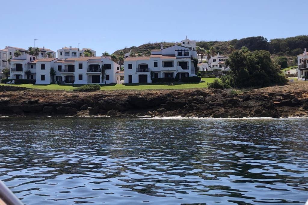 Miravent Terraza Y Jardin Frente Al Mar Menorca Lägenhet Fornells  Exteriör bild