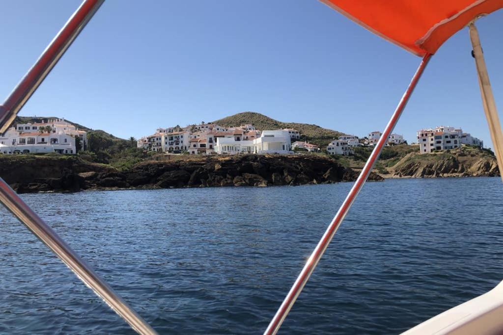 Miravent Terraza Y Jardin Frente Al Mar Menorca Lägenhet Fornells  Exteriör bild
