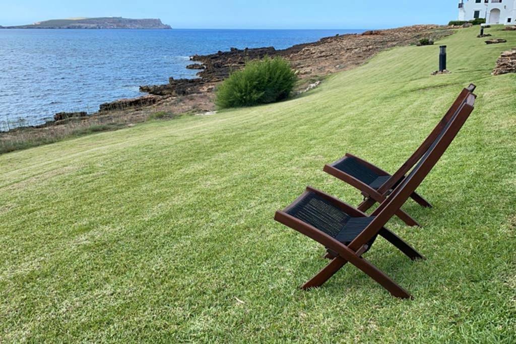 Miravent Terraza Y Jardin Frente Al Mar Menorca Lägenhet Fornells  Exteriör bild